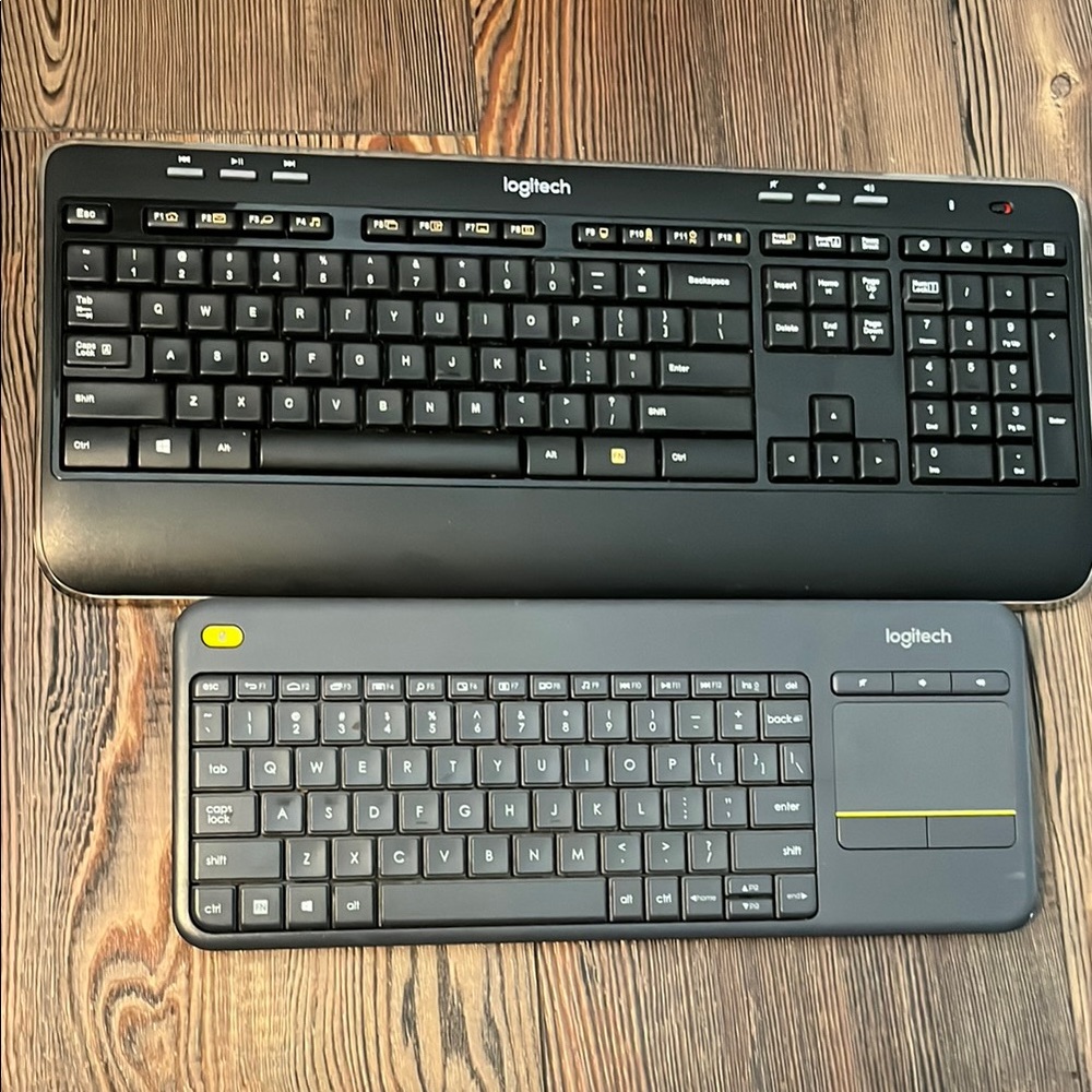 2 Logitech Wireless Keyboards K520 & K400+